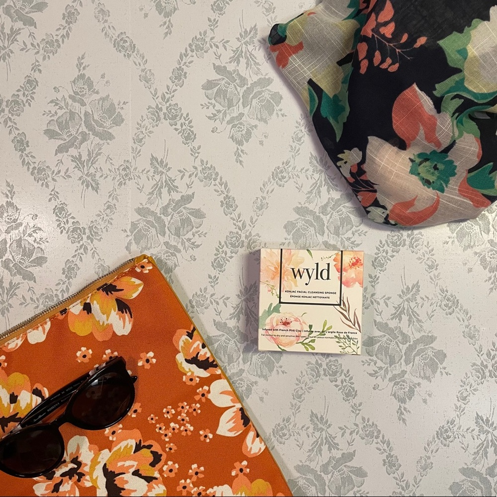 Wyld Konjac facial cleansing sponge